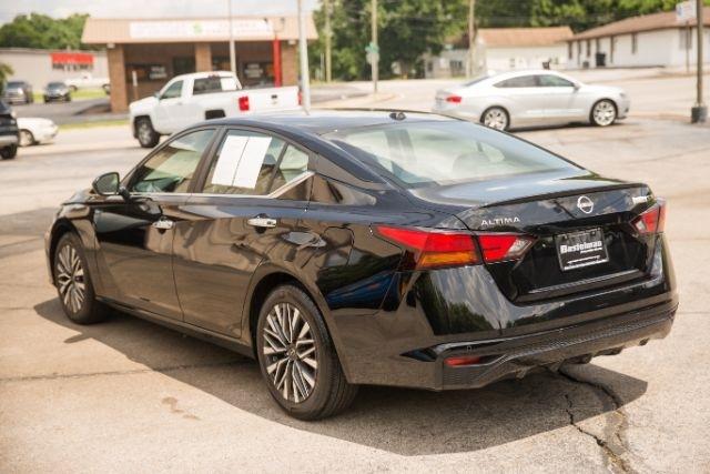 Nissan Altima  2024