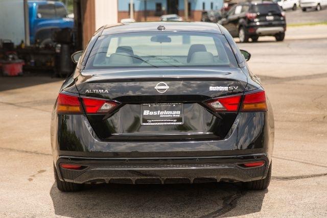 Nissan Altima  2024