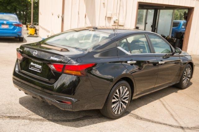 Nissan Altima  2024