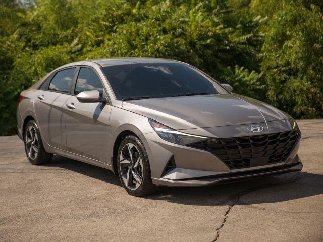 Hyundai Elantra  2023