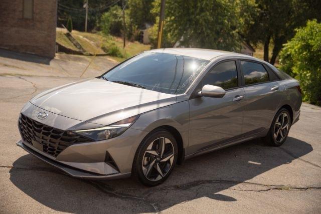 Hyundai Elantra  2023