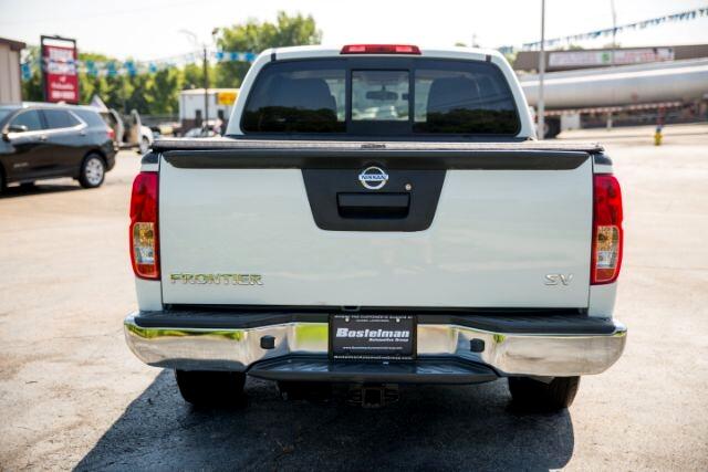 2014 Nissan Frontier SV photo 3