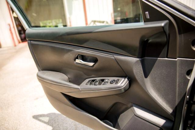2023 Nissan Sentra SV photo 17