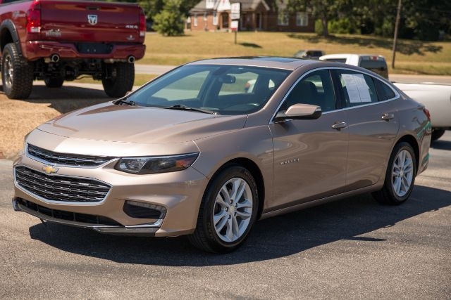 2018 Chevrolet Malibu 1LT photo 2