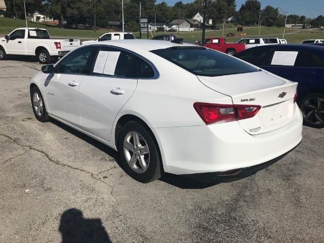 2020 Chevrolet Malibu LS photo 4
