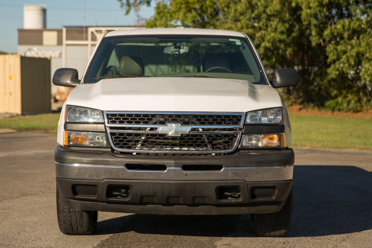 2006 Chevrolet Silverado 1500 Work Truck photo 3