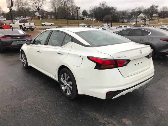 Nissan Altima  2022