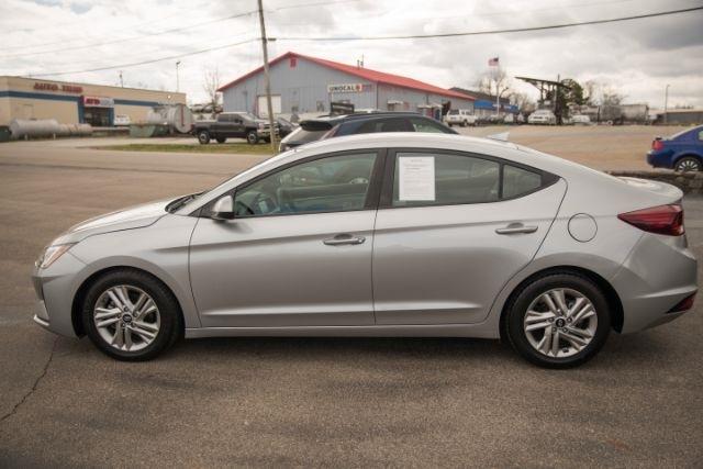 Hyundai Elantra  2020