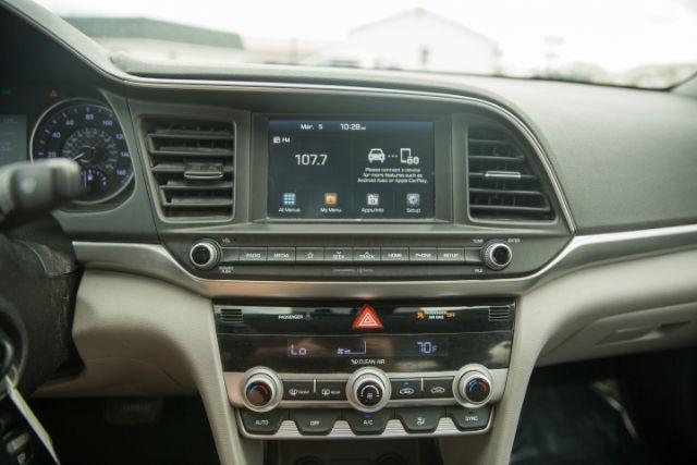 Hyundai Elantra  2020