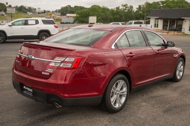 Ford Taurus  2016