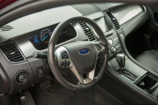Ford Taurus  2016