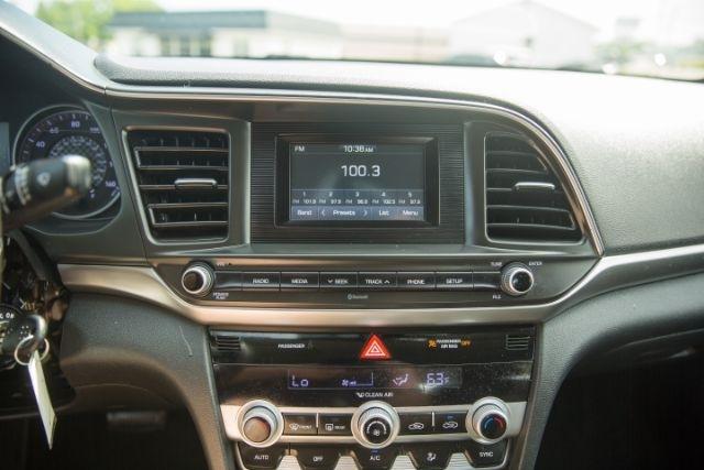 Hyundai Elantra  2020