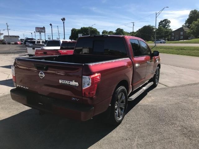 Nissan Titan SV Crew Cab 2WD 2017