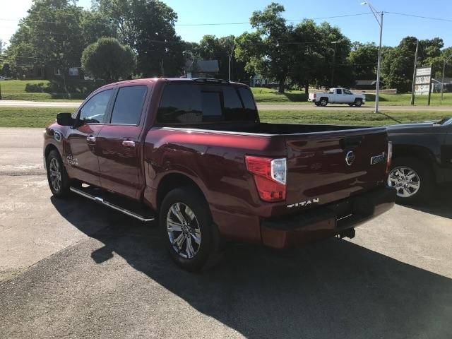 Nissan Titan SV Crew Cab 2WD 2017