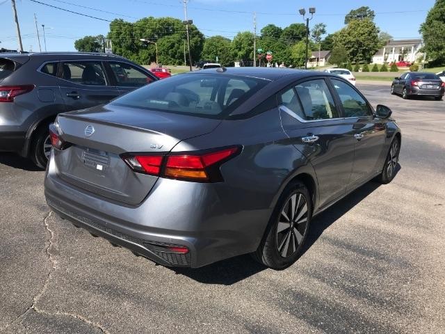 Nissan Altima  2021