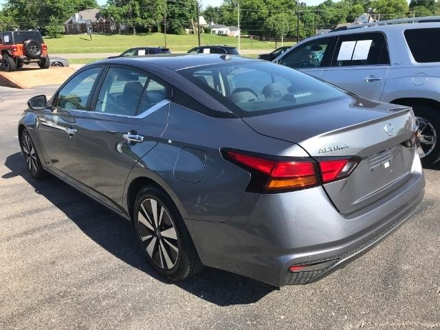 Nissan Altima  2021