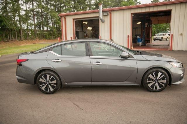 Nissan Altima  2021