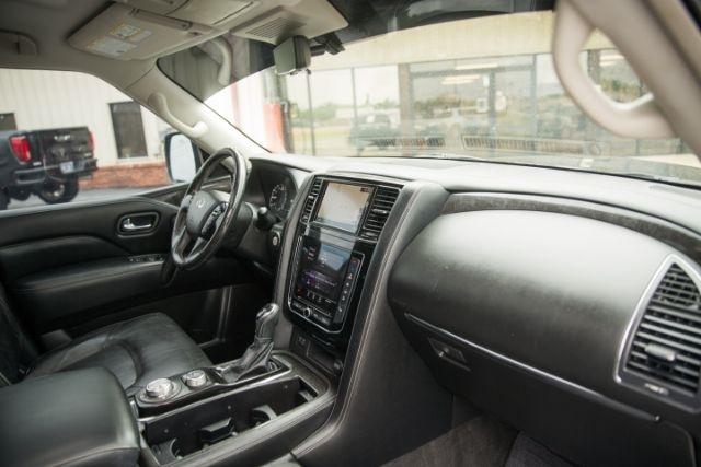 Infiniti QX80  2021