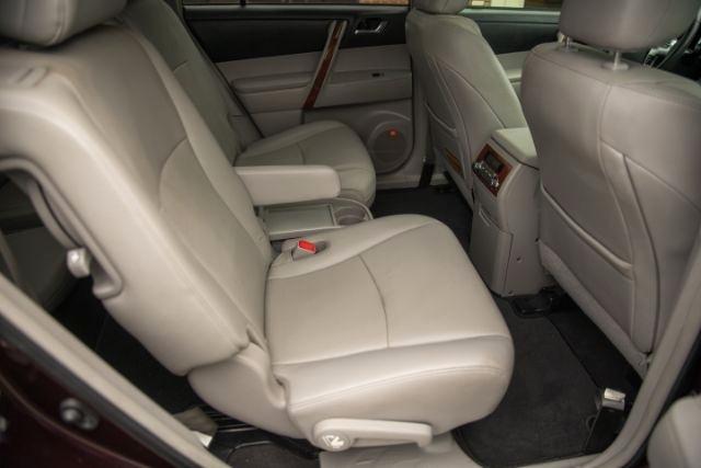 Toyota Highlander  2013