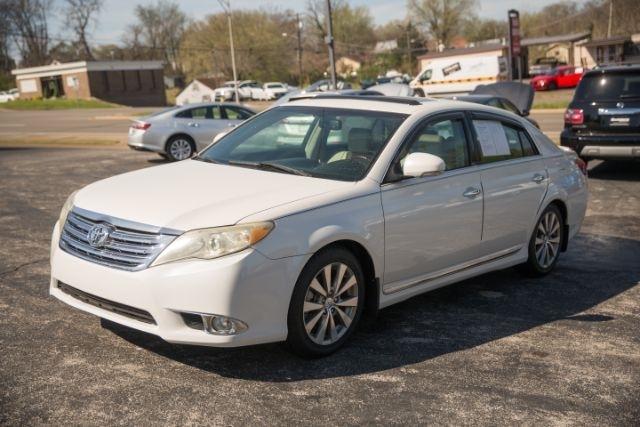 Toyota Avalon  2011