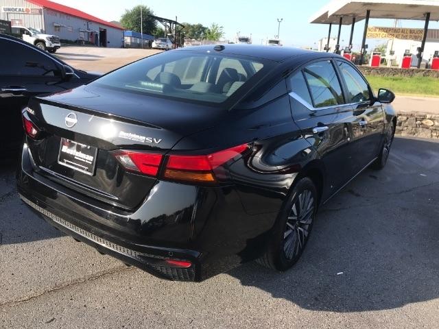 Nissan Altima  2024