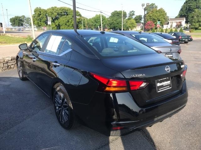 Nissan Altima  2024