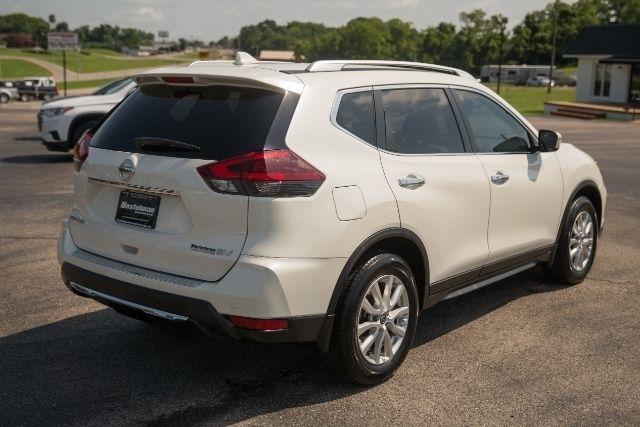 Nissan Rogue  2020