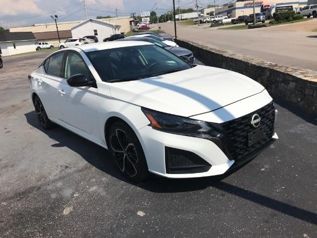 Nissan Altima  2024