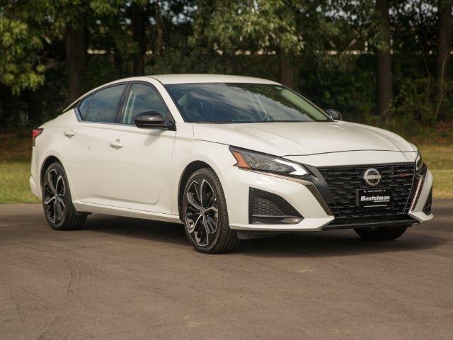 Nissan Altima  2024