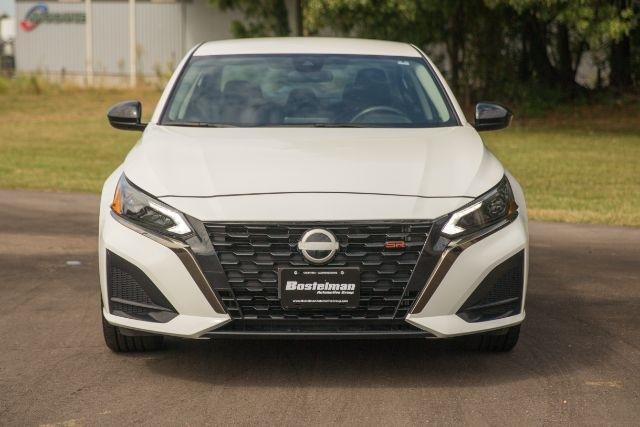 Nissan Altima  2024