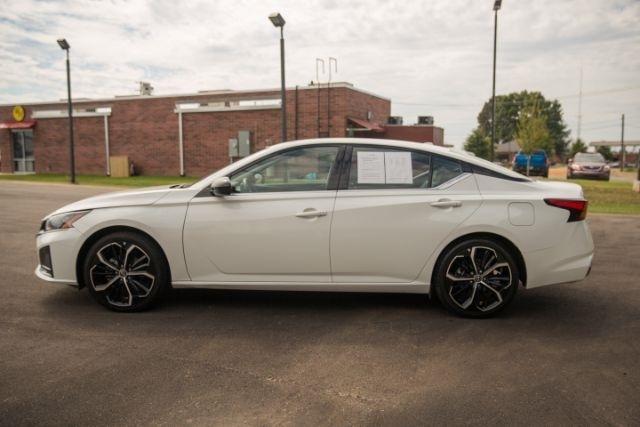Nissan Altima  2024