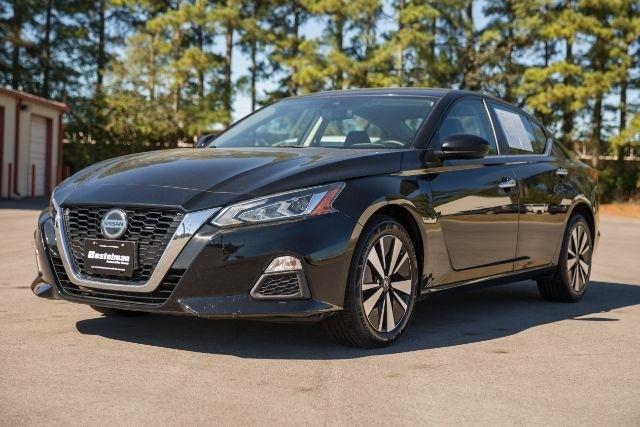 Nissan Altima  2022