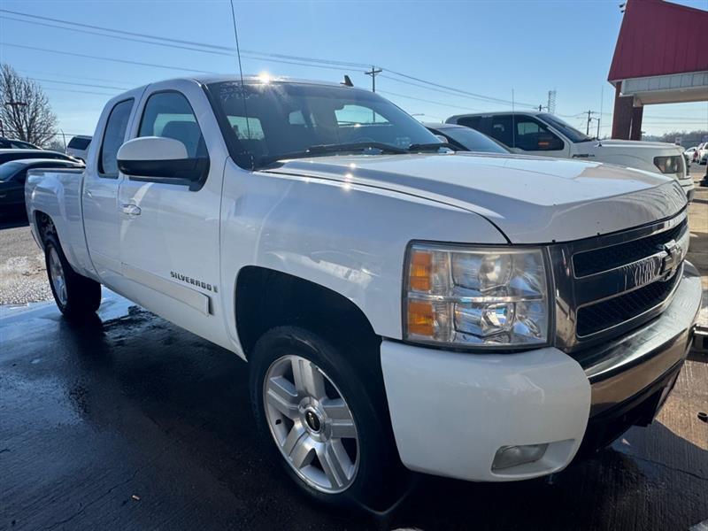 2008 Chevrolet Silverado 1500 LT2 Ext. Cab Long Box 2WD
