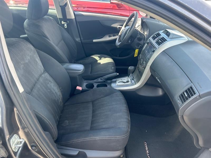 Toyota Corolla S 5-Speed MT 2013