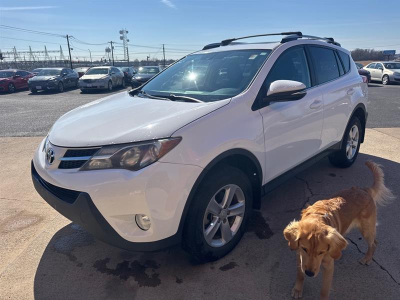 Toyota RAV4 XLE FWD 2013