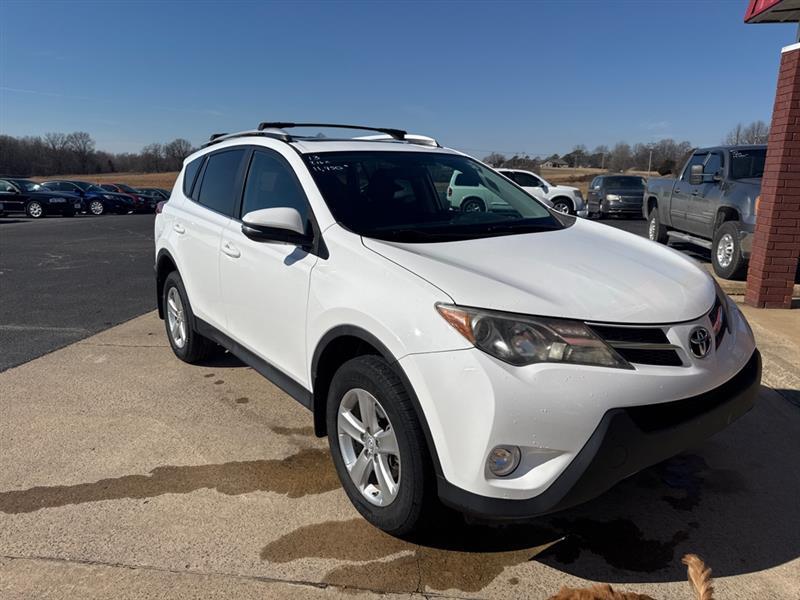 Toyota RAV4 XLE FWD 2013