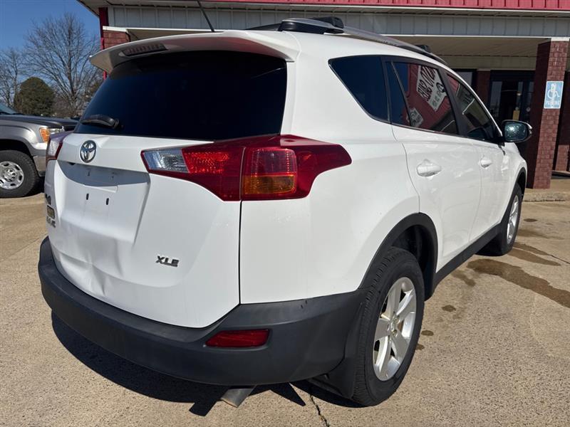 Toyota RAV4 XLE FWD 2013