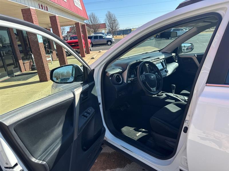 Toyota RAV4 XLE FWD 2013