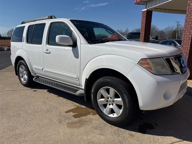 Nissan Pathfinder S 2WD 2011