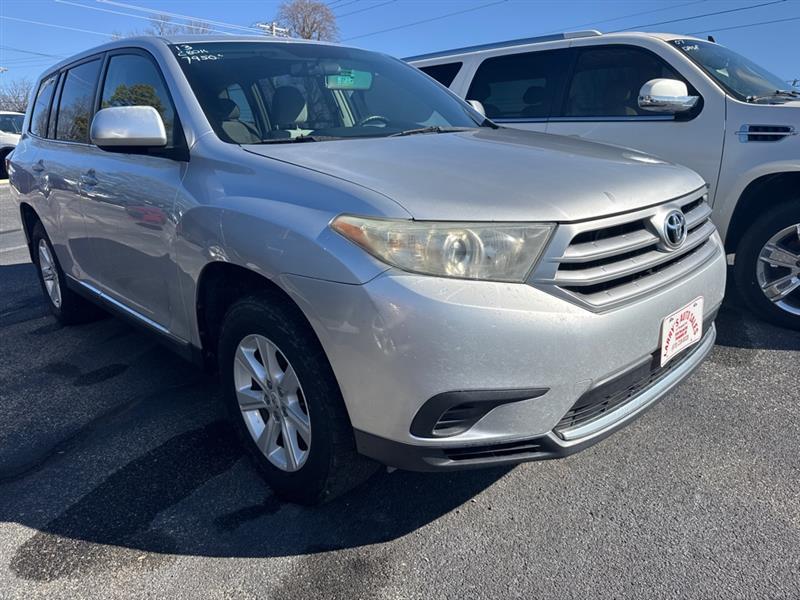 Toyota Highlander Base 2WD I4 2013