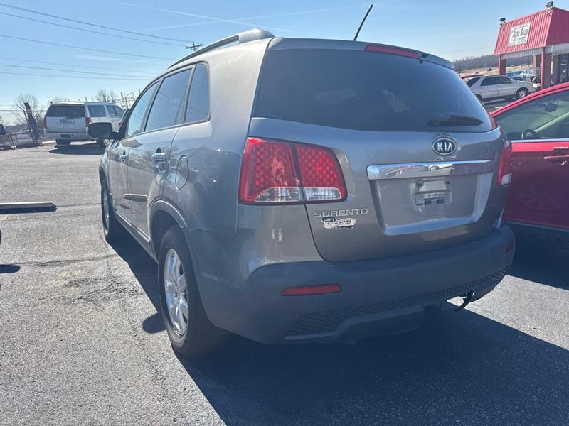 Kia Sorento LX 2WD 2011