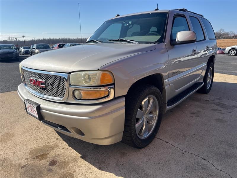 GMC Yukon Denali Base 2004