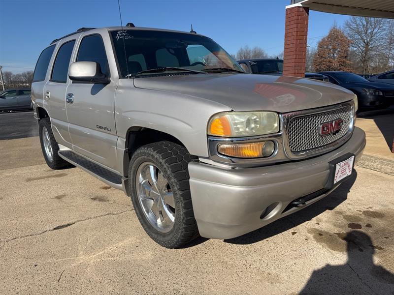 GMC Yukon Denali Base 2004