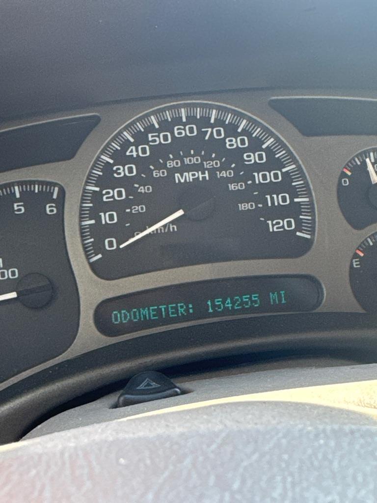 GMC Yukon Denali Base 2004