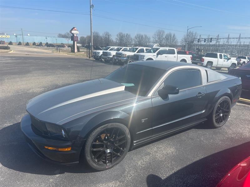 Ford Mustang GT Deluxe Coupe 2008