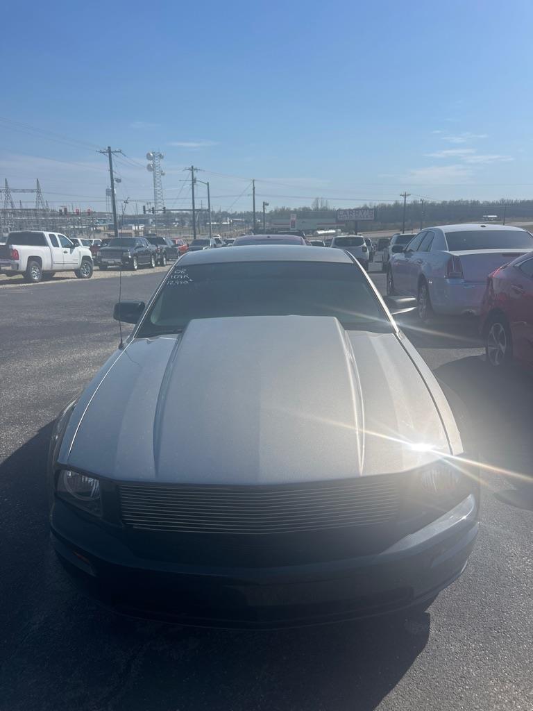 Ford Mustang GT Deluxe Coupe 2008