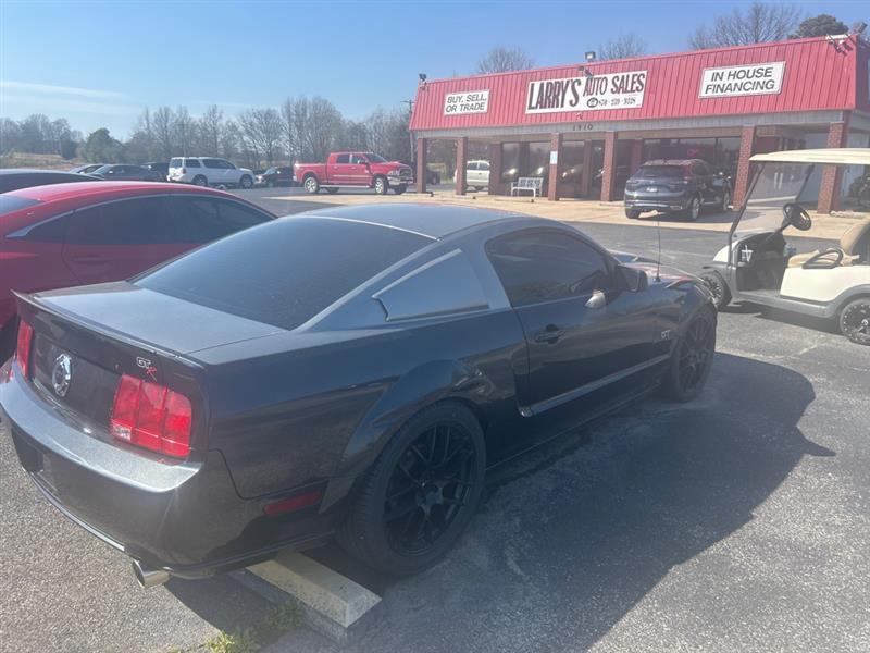 Ford Mustang GT Deluxe Coupe 2008