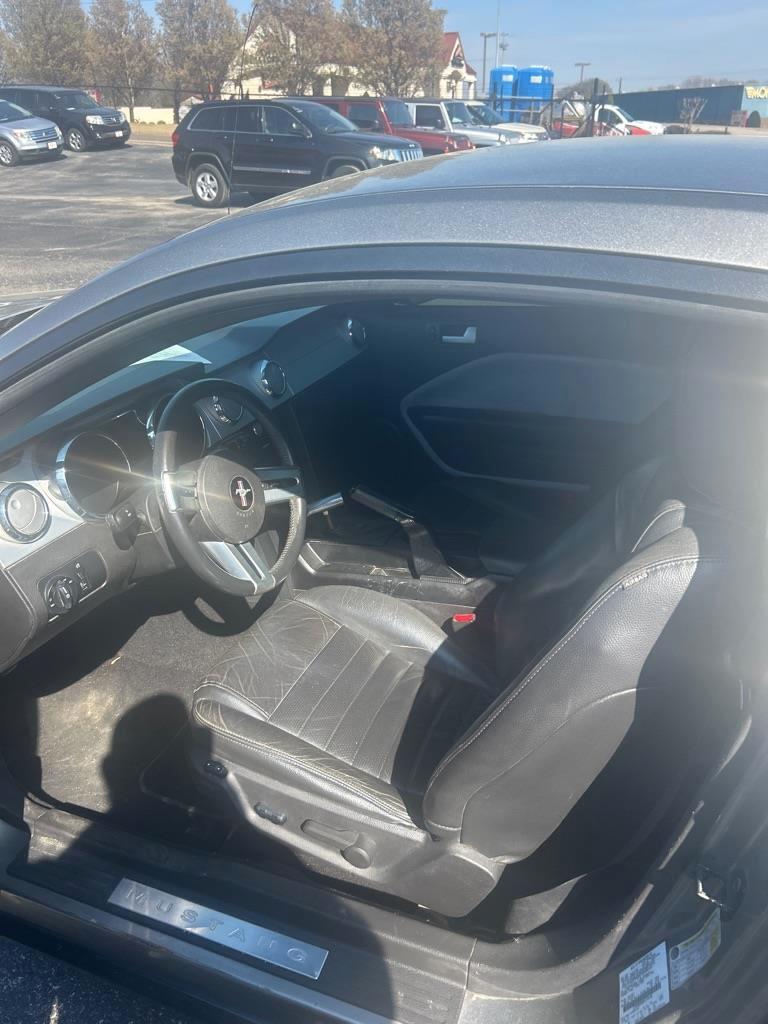 Ford Mustang GT Deluxe Coupe 2008