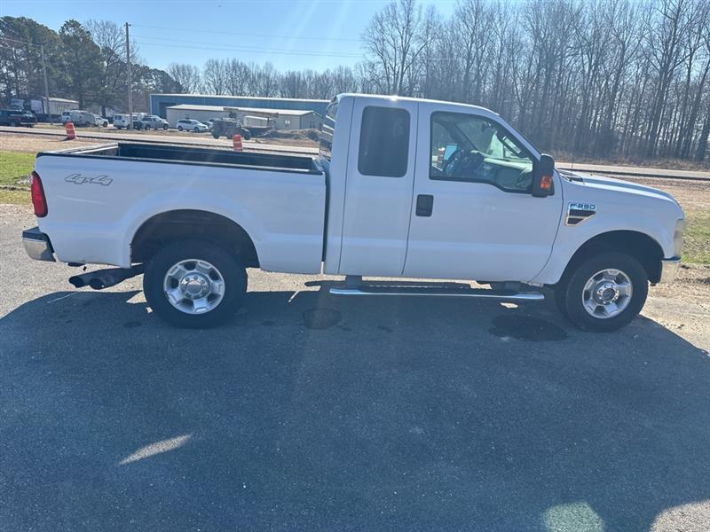 Ford F-250 SD XL SuperCab 4WD 2010