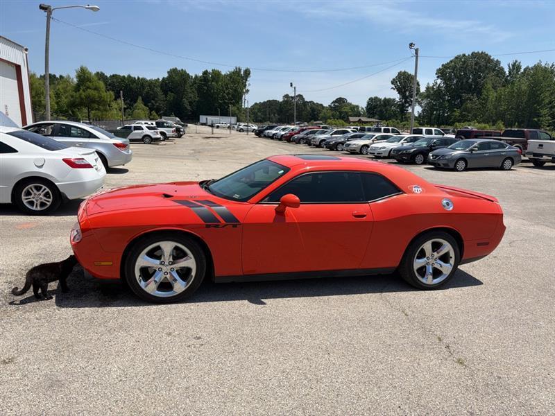 2013 Dodge Challenger R/T's photo